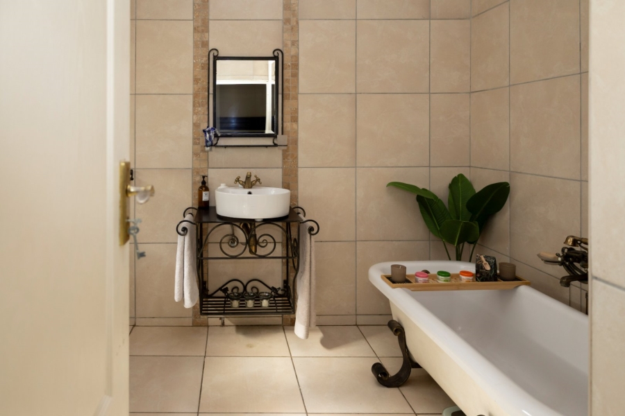 To Let 4 Bedroom Property for Rent in Ifafi North West